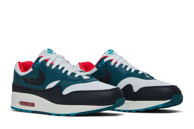 Nike Air Max 1 Liverpool Lebron James