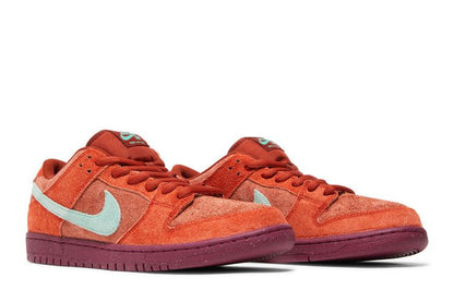 Nike SB Dunk Low Mystic Red