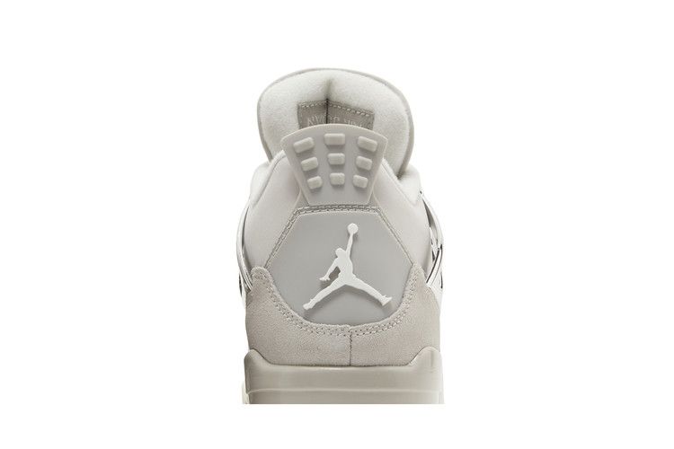 Air Jordan 4 Retro Frozen Moments