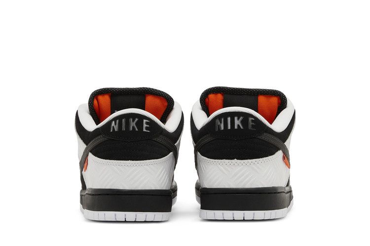 Nike SB Dunk Low TIGHTBOOTH