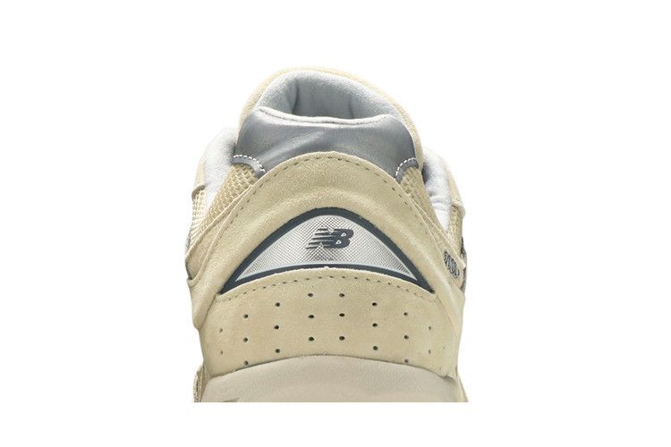 New Balance 2002R Light Bone Aluminium