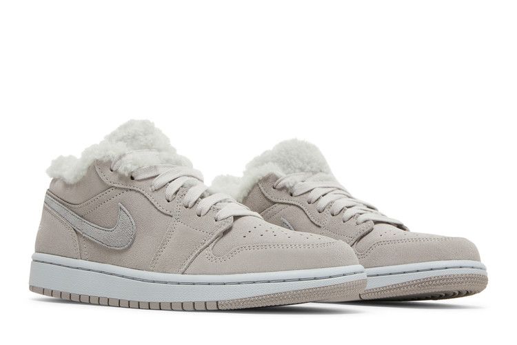 Air Jordan Air Jordan 1 Low SE Sherpa Fleece - DO0750-002