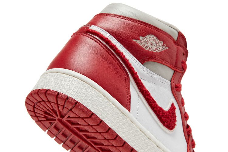 Air Jordan Air Jordan 1 High OG Varsity Red (Chenille) - DJ4891-061