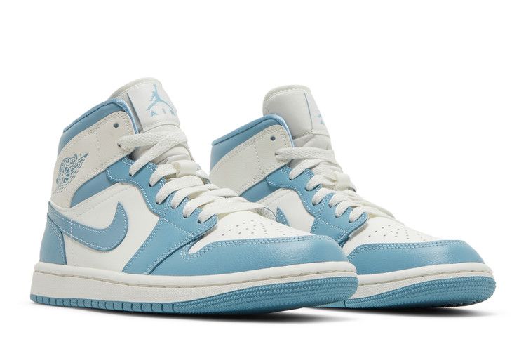 Air Jordan 1 Mid UNC (2022)