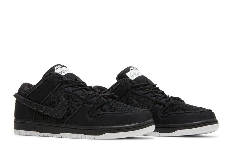 Nike SB Dunk Low Gnarhunters