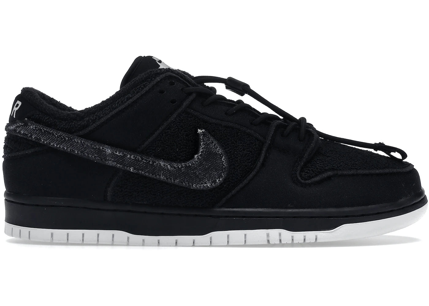 Nike SB Dunk Low Gnarhunters